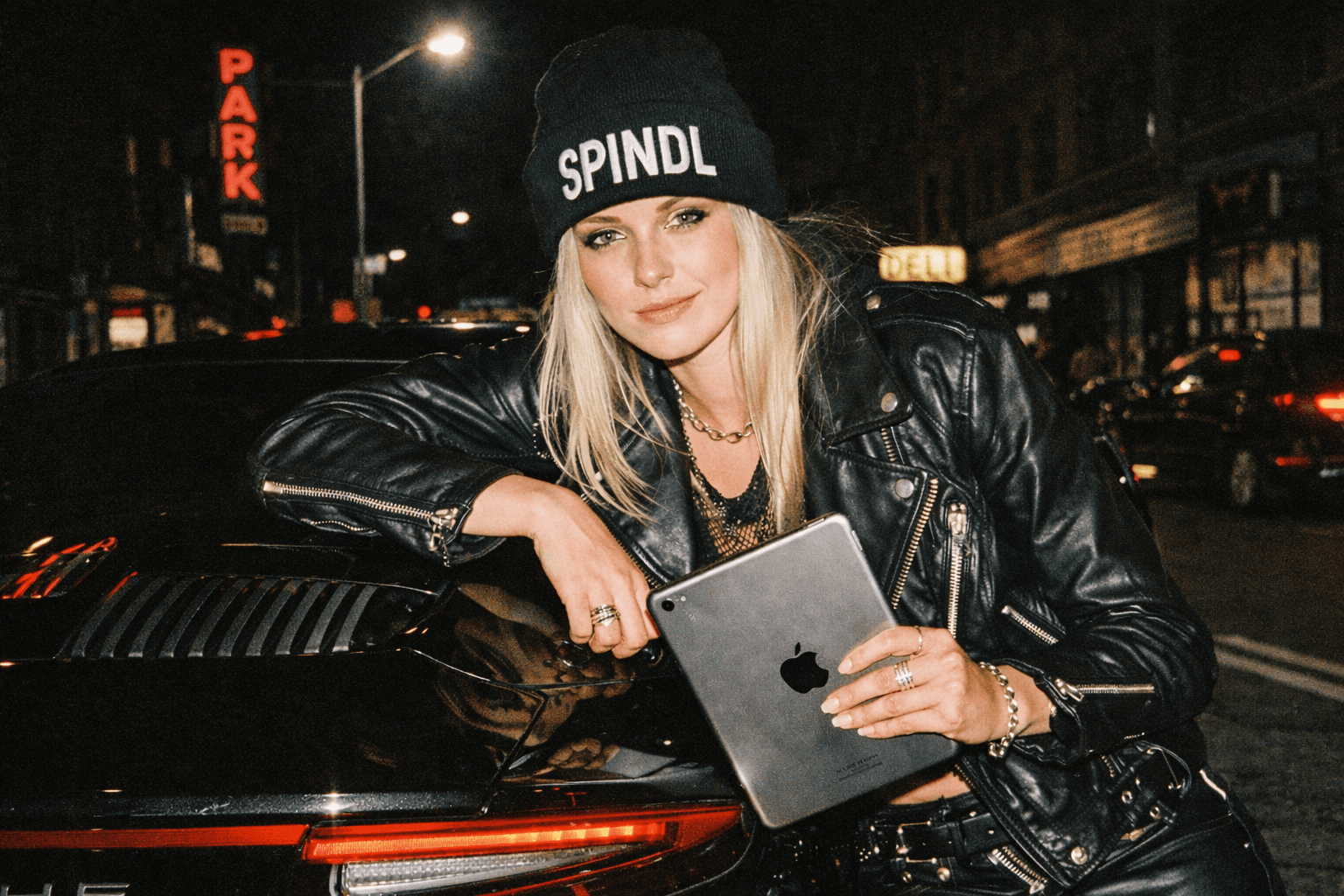Spindl running in a restaurant