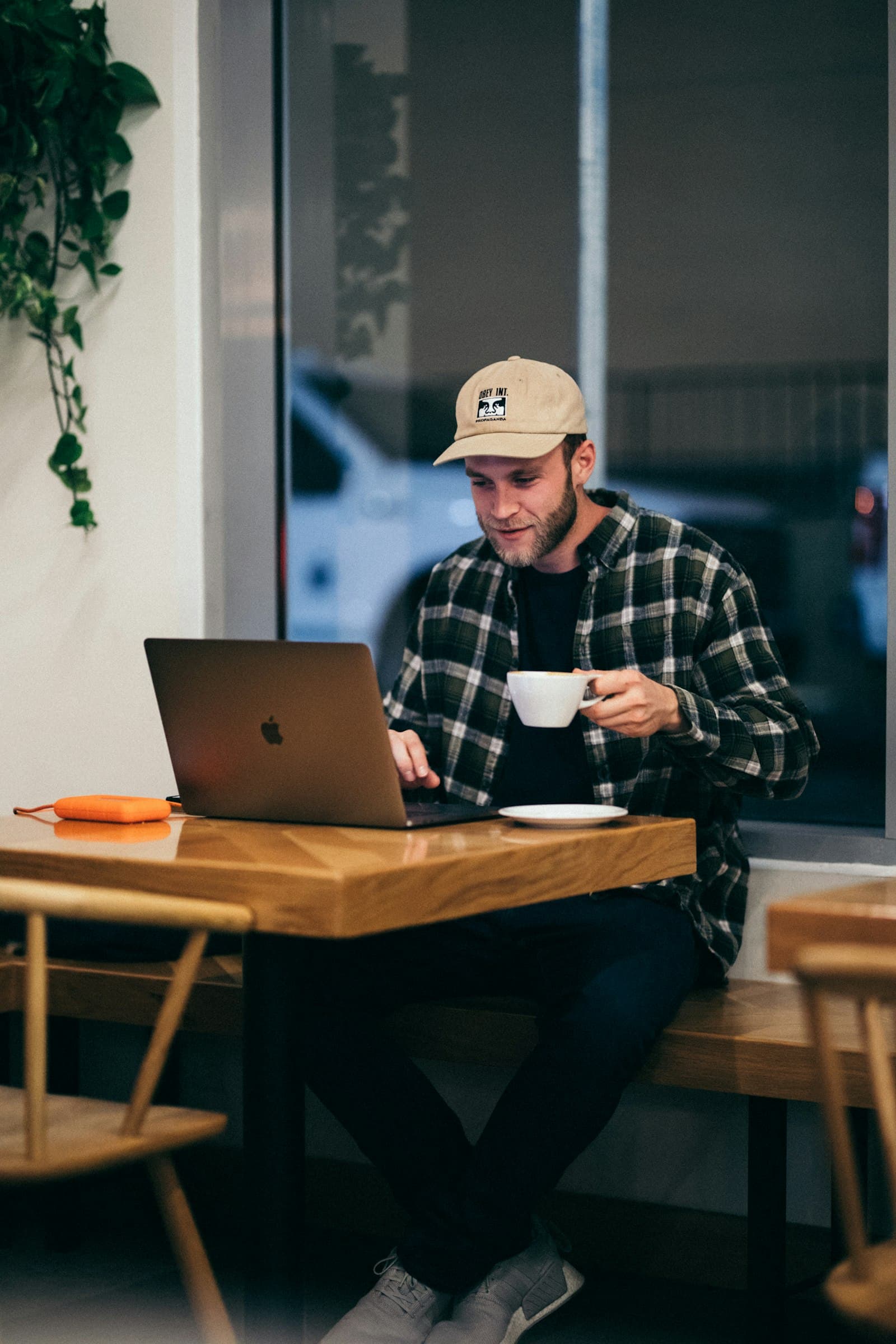 Managing a restaurant over a coffee